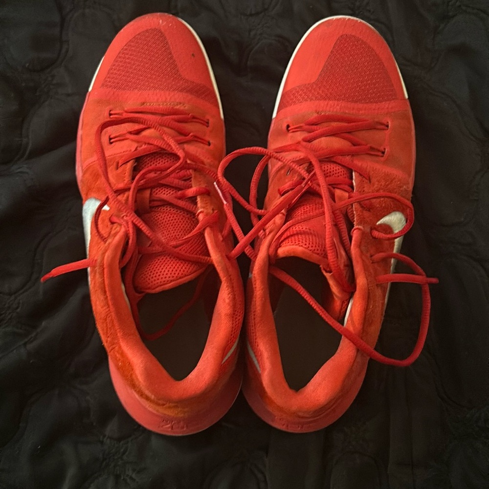 Kyrie Irving Shoes (used) good condition
